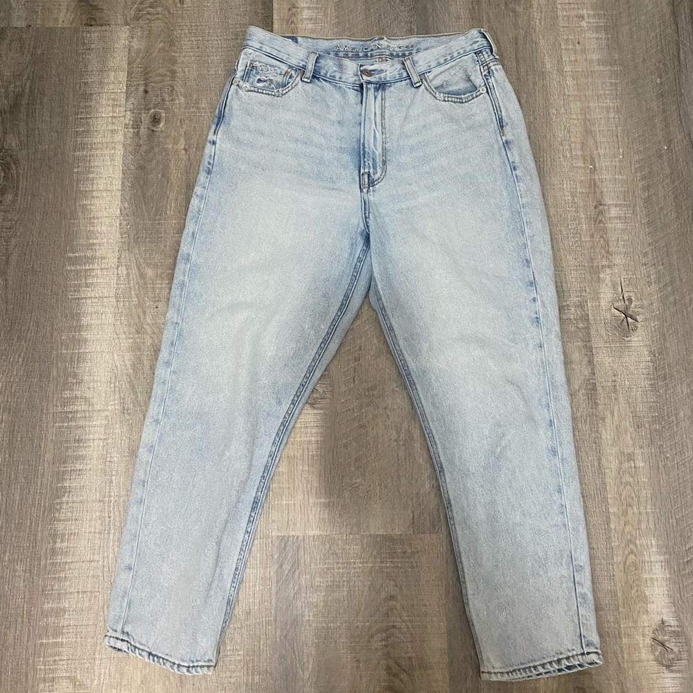 American Eagle mom jeans